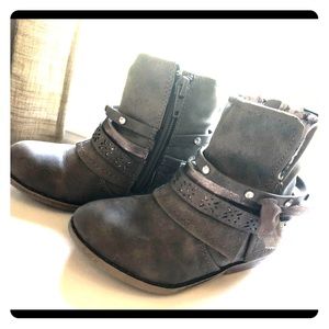 Country Western chic boots (toddler)